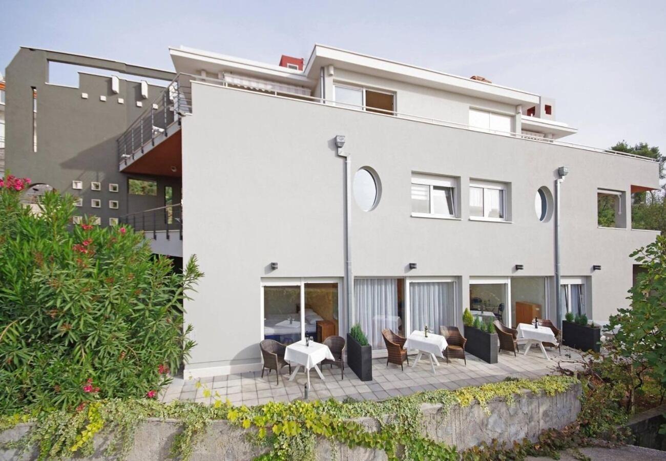 Apartments Javi - Free Private Parking トロギール エクステリア 写真